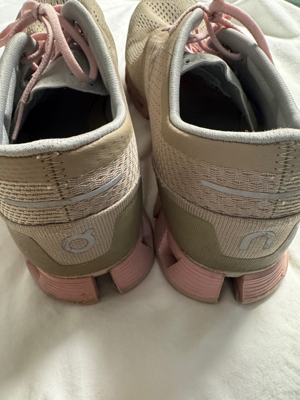 On Cloud X Women's Athletic Shoes sand/rose size 10.5 - Picture 13 of 13